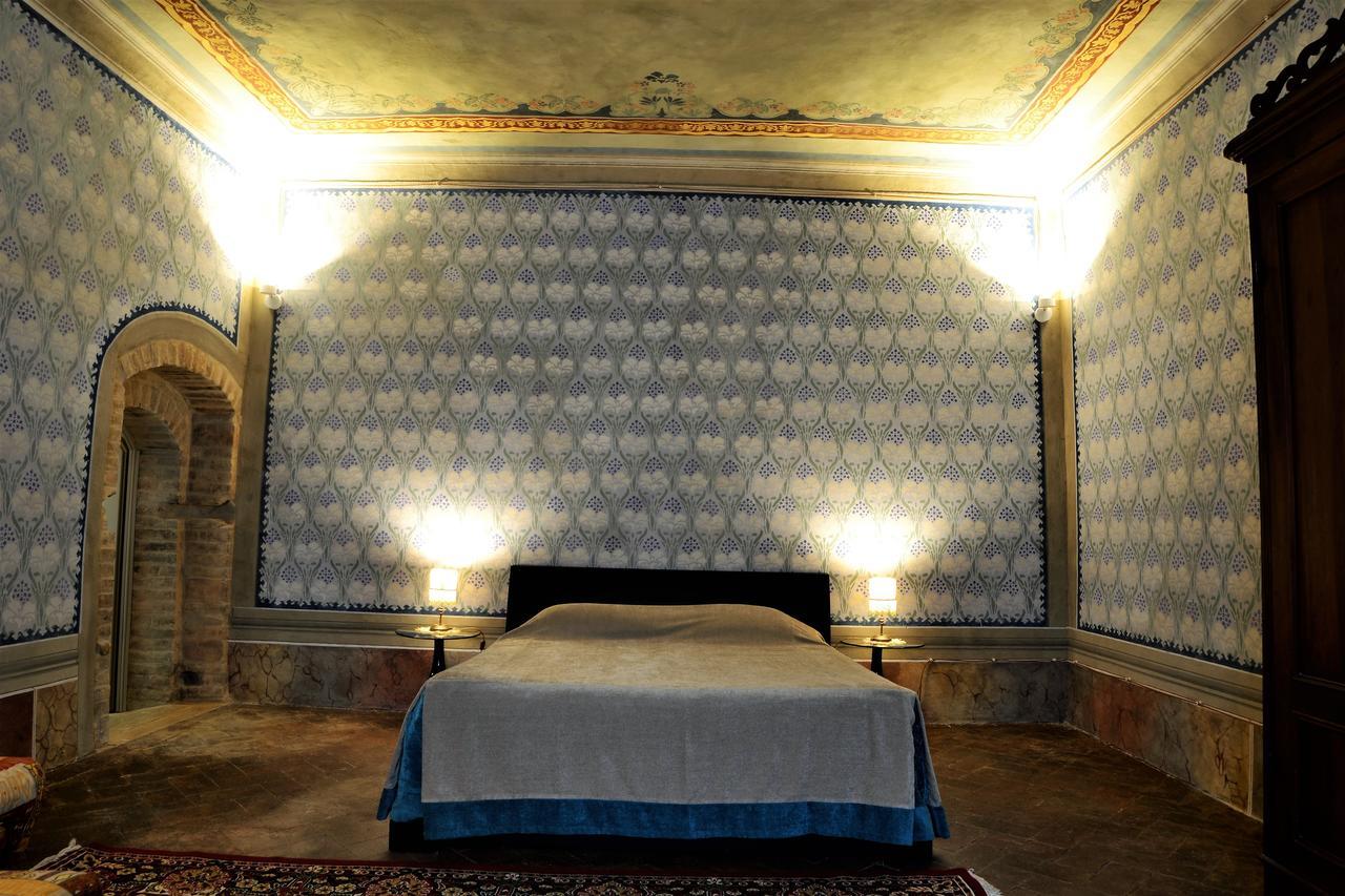 Il Palazzo Del Cardinale Bed and Breakfast Μονταλτσίνο Δωμάτιο φωτογραφία